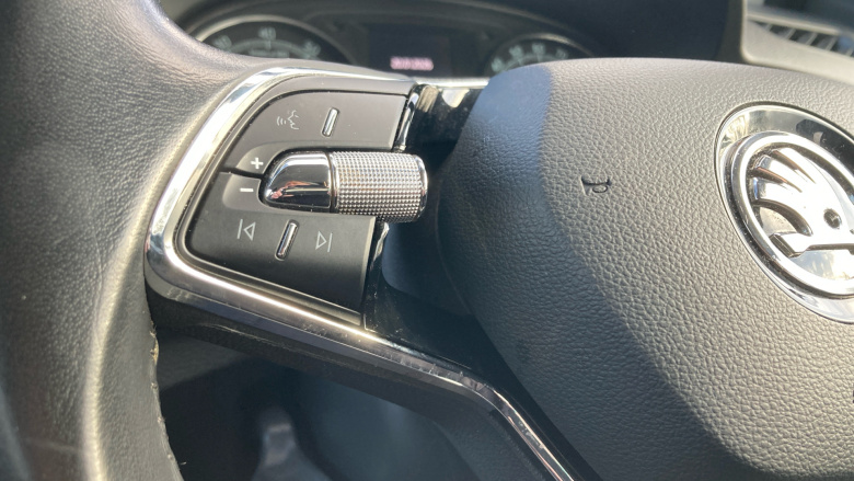 Skoda Fabia 1.0 TSI SE Drive 5dr DSG Petrol Hatchback